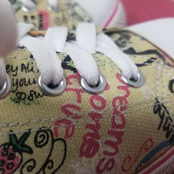 STEVE MADDEN."DREAMS COME TRUE" SNEAKERS. SIZE 6.5 - Picture 10 of 16